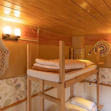 Firgun Chapter Shoja Hostel Bagian luar foto
