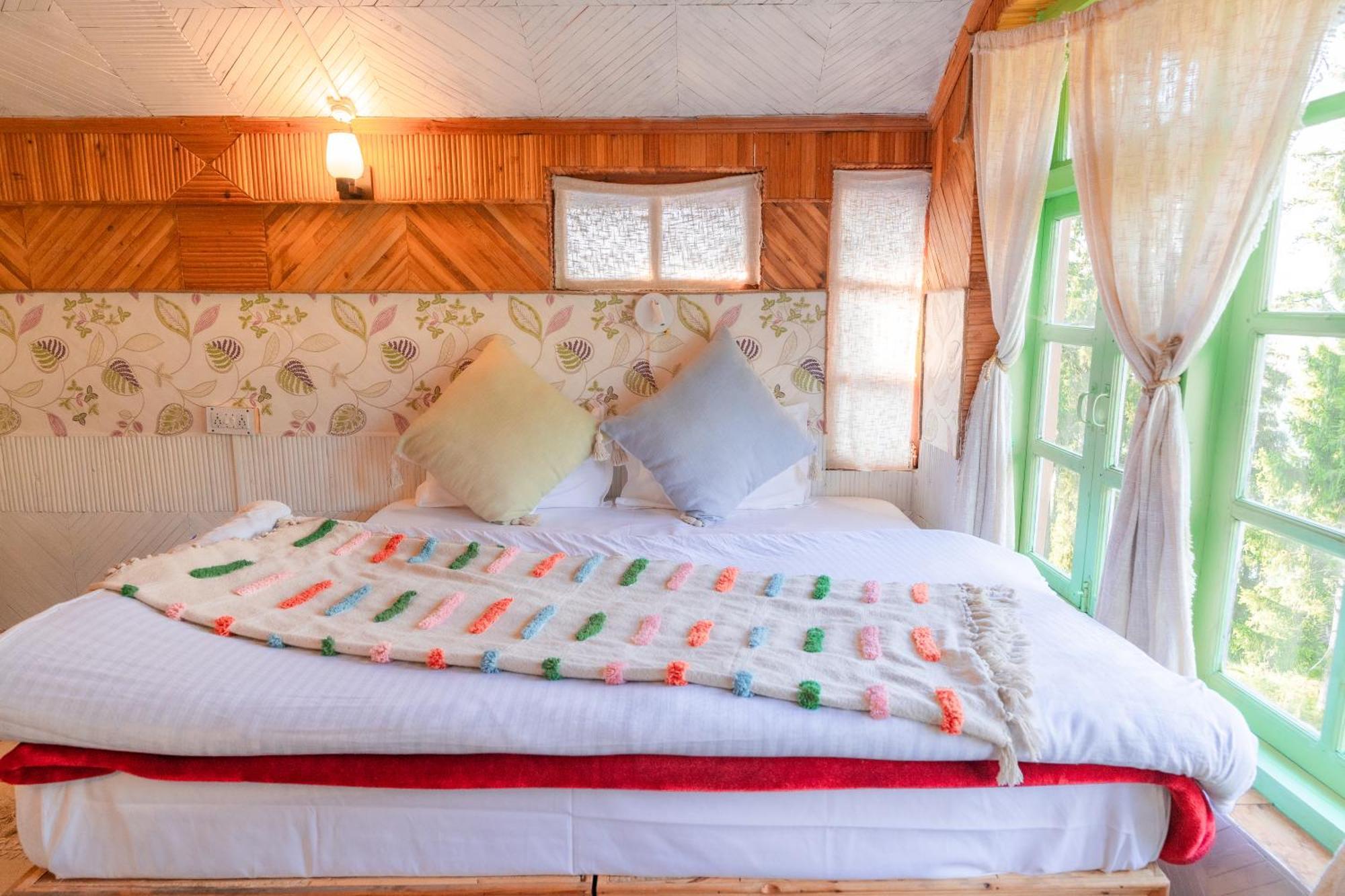 Firgun Chapter Shoja Hostel Bagian luar foto