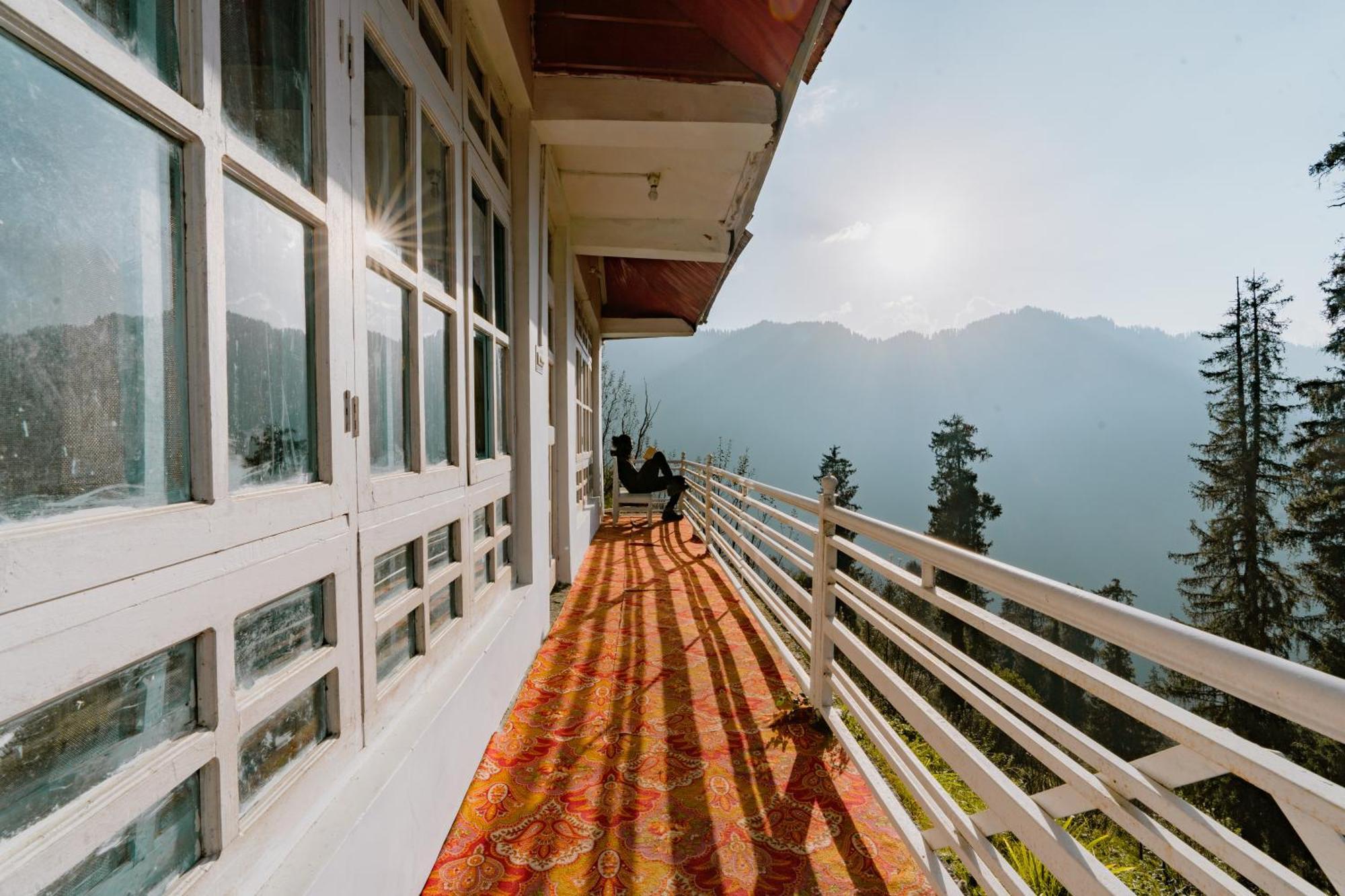 Firgun Chapter Shoja Hostel Bagian luar foto